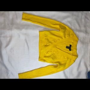 Forever 21 Crop long sleeve sweater Yellow Sz M